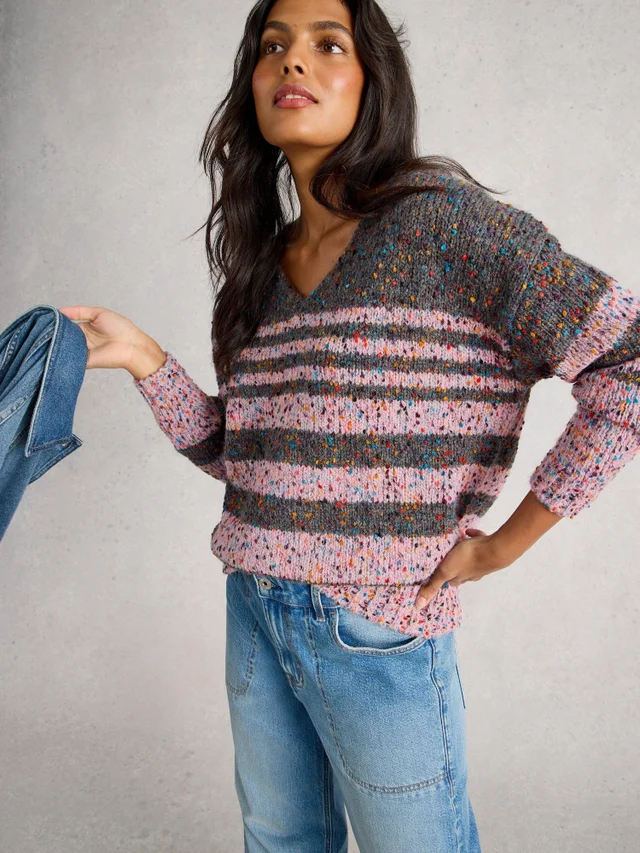 Gestreifter Pullover mit V-Ausschnitt