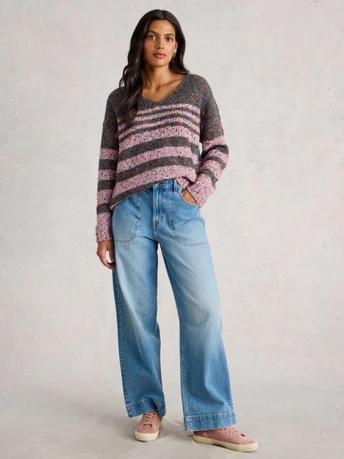 Gestreifter Pullover mit V-Ausschnitt - Grey Mlt - 48 Bild 2