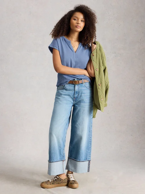 T-Shirt Nina mit Keilausschnitt - Mid Blue - 46 Bild 2