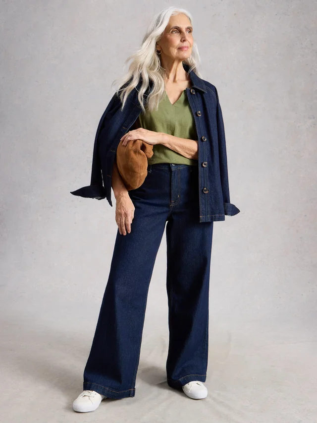 T-Shirt Nelly mit Keilausschnitt