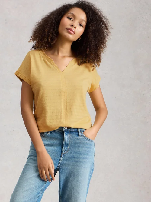 T-Shirt Nelly mit Keilausschnitt - Lgt Yellow - 52 Bild 1