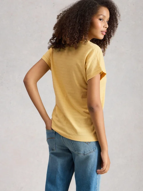 T-Shirt Nelly mit Keilausschnitt - Lgt Yellow - 52 Bild 4