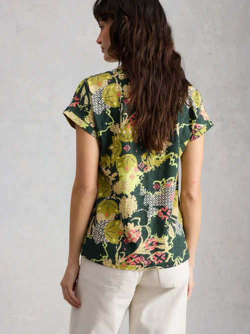 T-Shirt Nelly mit Keilausschnitt - Green Pr - 52 Bild 4