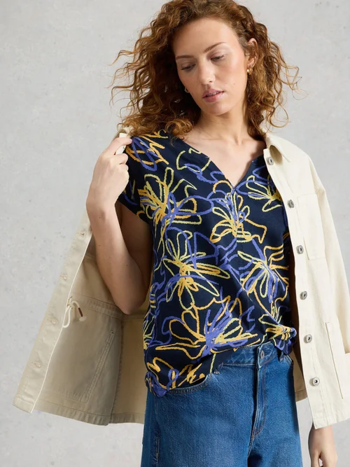 T-Shirt Nelly mit Keilausschnitt - Navy Pr - 52 Bild 1