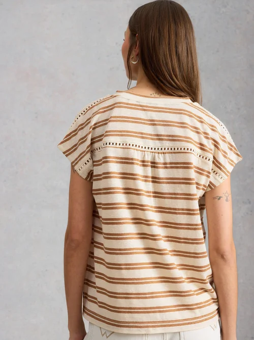T-Shirt Ella mit Lochspitze - Brown Mlt - 52 Bild 4