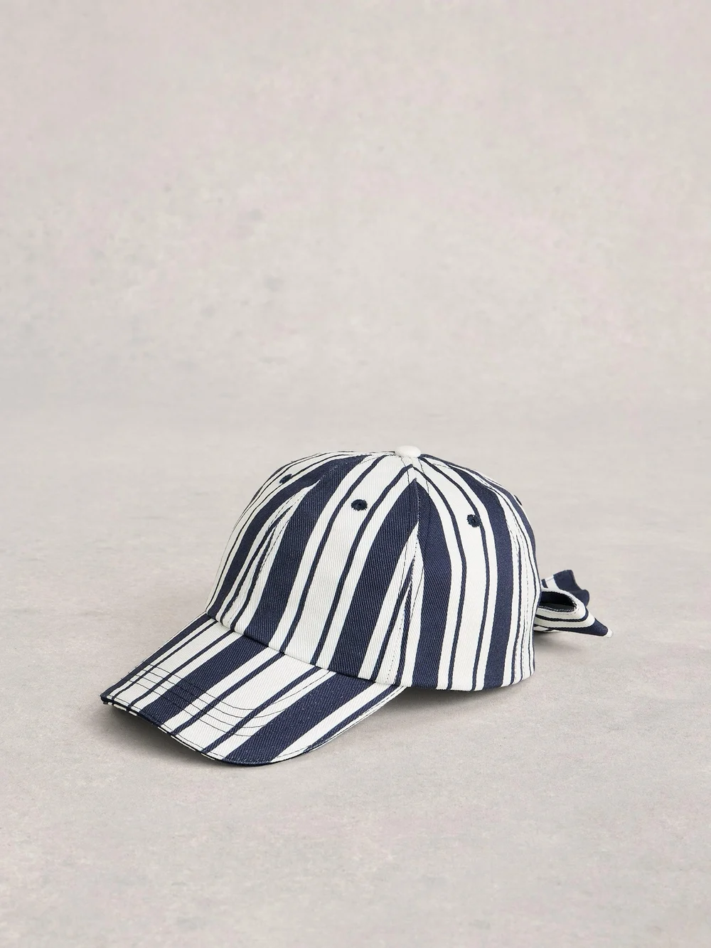 Baseballkappe mit Schleife Bild 1