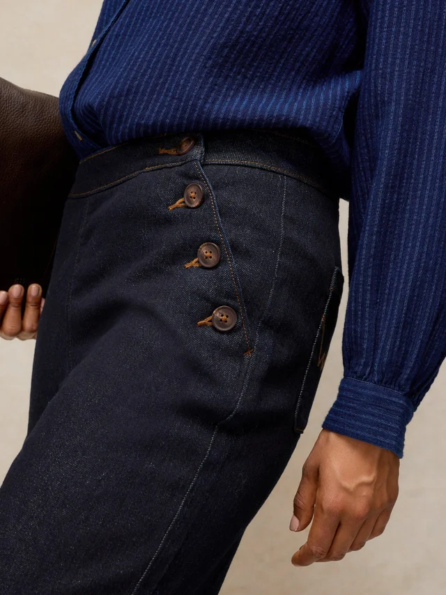 Jeans Reese mit Knopfdetails
