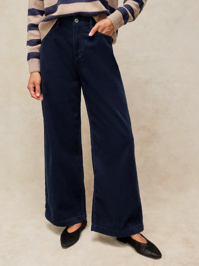 Kordhose Ayla mit weitem Bein