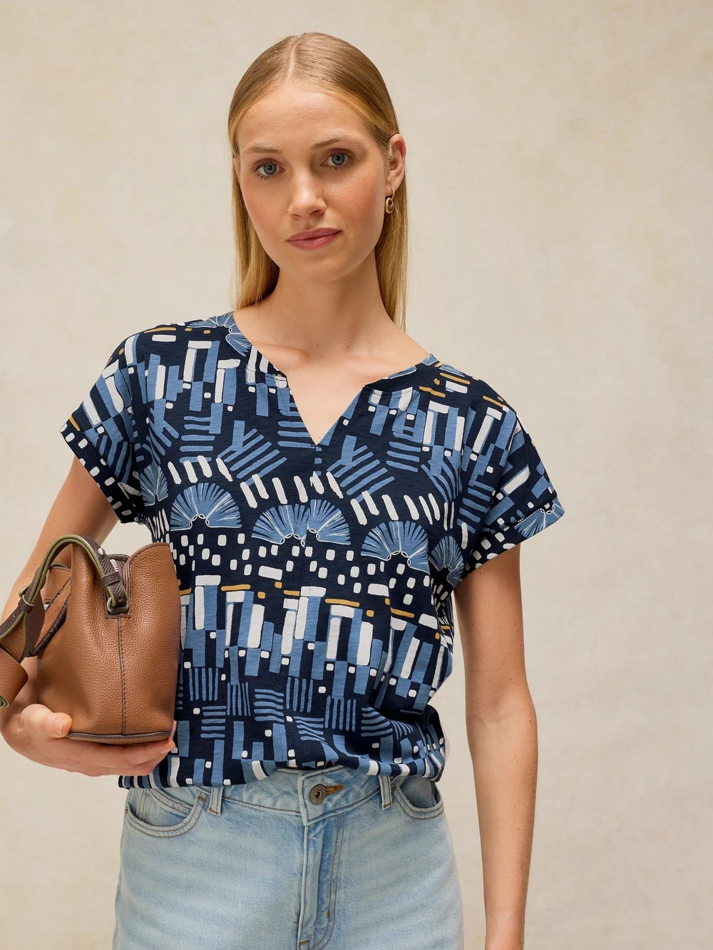 T-Shirt Nelly mit Keilausschnitt - Blue Pr - 52 Bild 1