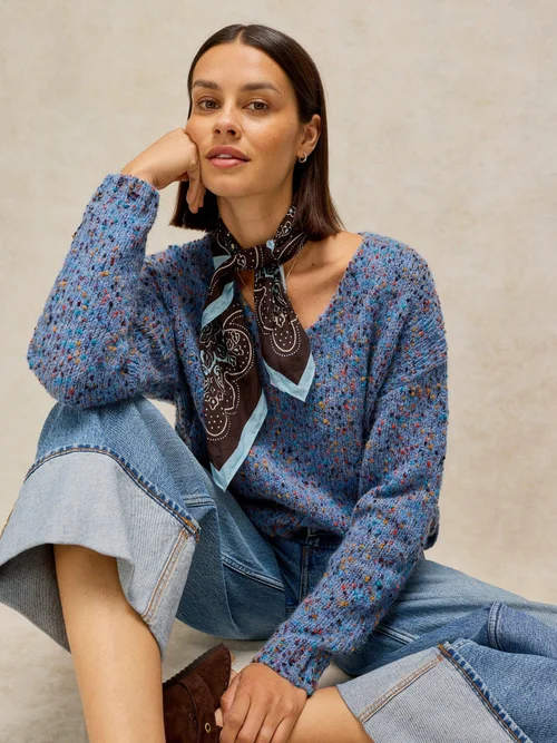 Pullover mit V-Ausschnitt - Mid Blue - 48 Bild 1