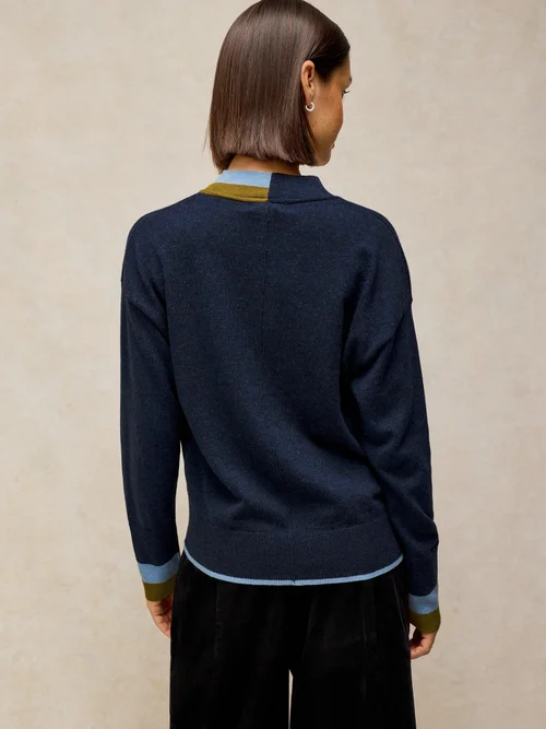 Strickjacke Katie mit V-Ausschnitt - Navy Multi - 52 Bild 4