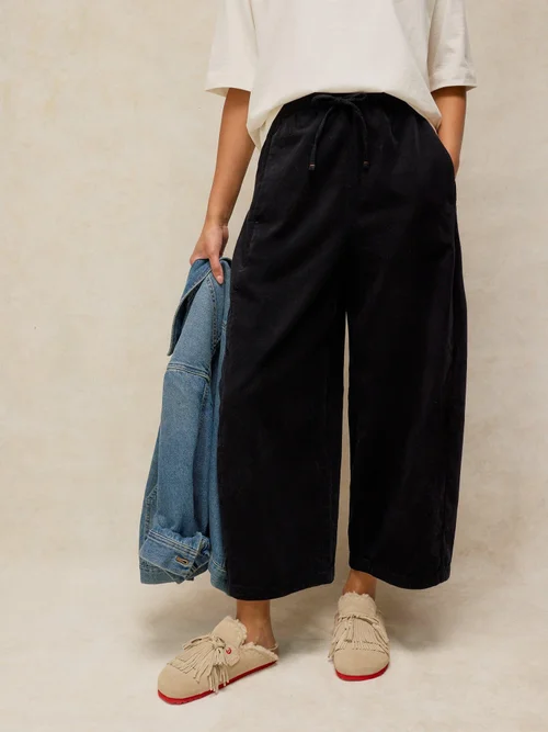 Schlupfhose Leona aus Kord - Pure Blk - 46/R Bild 2