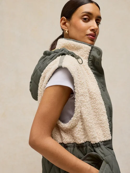 Vielseitige Steppjacke Alina mit Teddyfell - Khaki Grn - 46 Bild 3