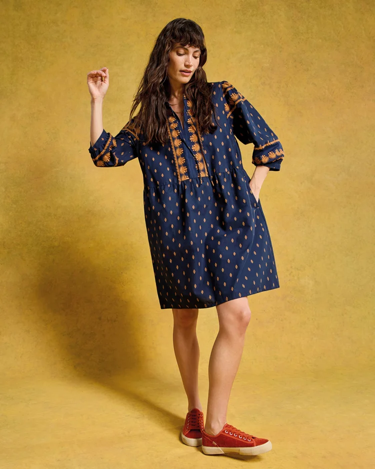 Besticktes Kleid Lila